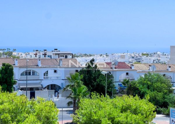 Immaculate apartment with sea views in Campoamor G