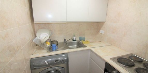 St Thomas Road, Ground Floor Flat, Preston - Photo 2