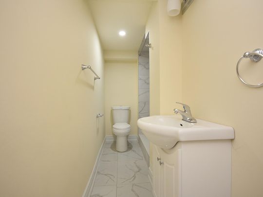 For Lease - 110 Banbridge Crescent Unit# Lower, Brampton, Ontario - Photo 1