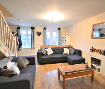 2 bedroom end of terrace house to rent - Photo 1