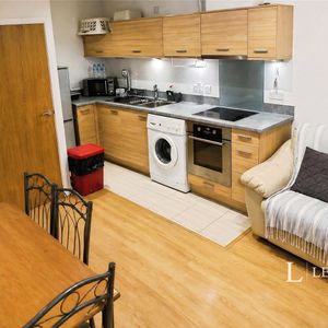 apartment to rent Admiralty Road, Portsmouth, Hampshire, PO1 - Photo 2