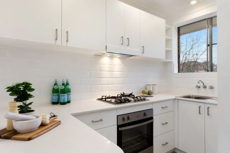 Well-Maintained and Ultra-Convenient Two Bedroom Unit Close to Everything - Photo 3