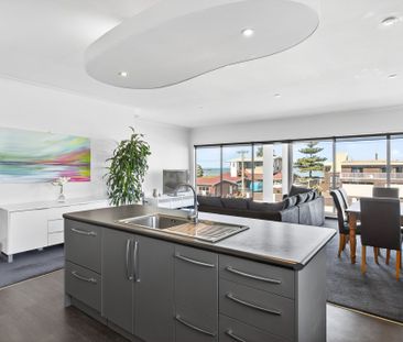 Modern Beachfront Home - Photo 5