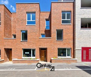 4 bedroom townhouse to rent - Photo 1