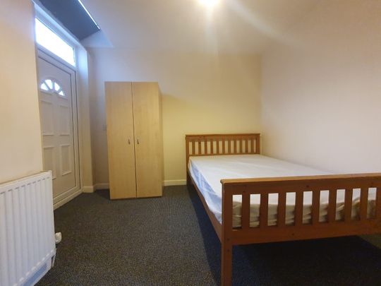 1 Bed Flat, Ashley Street, M6 - Photo 1