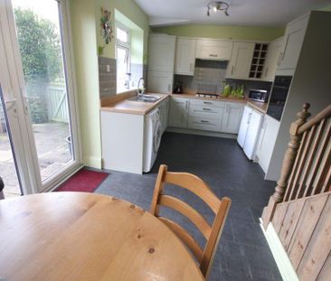 2 bedroom terraced house to rent - Photo 4