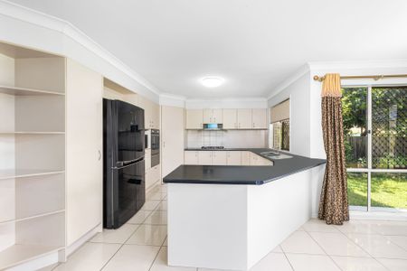 Spacious Family Home in Prime Calamvale Location&excl; - Photo 3