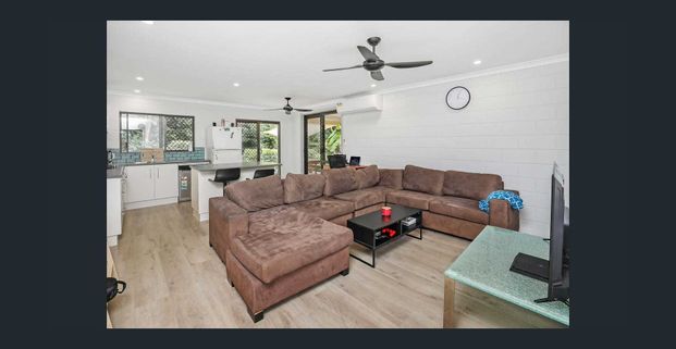 3-bedroom duplex in Trinity Beach - Photo 1