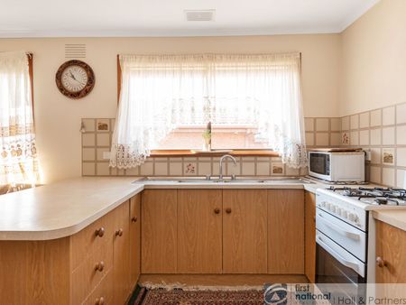 Spacious Two Bedroom Unit! - Photo 3