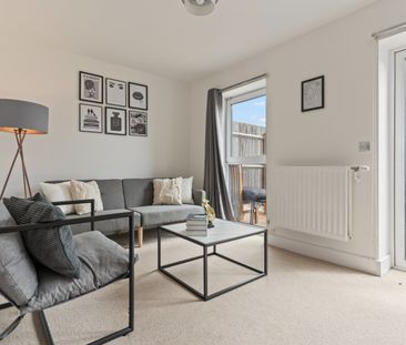 Room in a Shared House, Windrush Grove, B15 - Photo 1