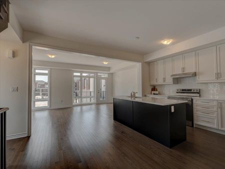 For Lease - 22 Griffith Street, Aurora, Ontario - Photo 5