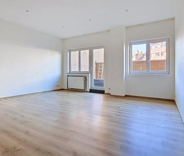 Appartement te huur - foto 2