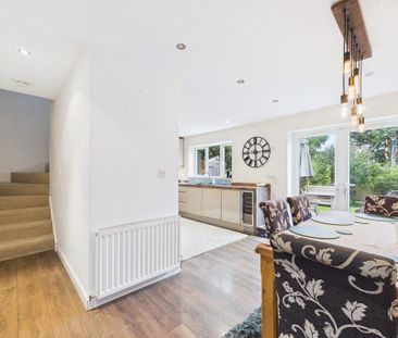 4 bedroom end of terrace house to rent - Photo 5