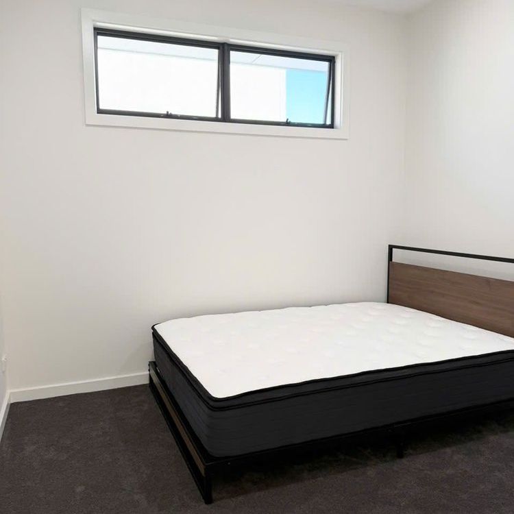 4-bedroom shared house / townhouse, Blyth Street - Photo 1