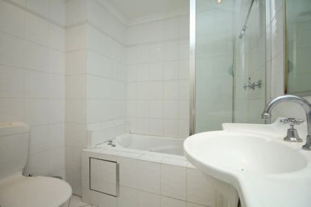 Lifestyle Meets Convenience - Photo 5