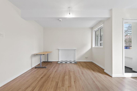 4 bedroom flat to rent - Photo 3