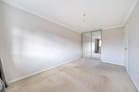 3 bedroom end of terrace house to rent - Photo 2