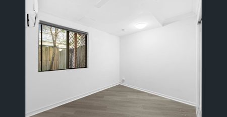 Ground Level Two Bedroom Apartment - Photo 4