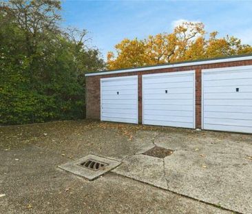 Augustine Way, Chelmsford, CM3 - Photo 1