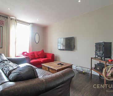 4 bedroom apartment to rent - Photo 3