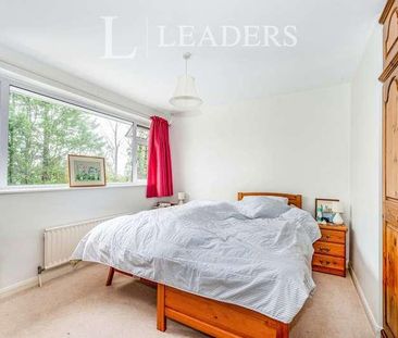 Cedar Close, Epsom, KT17 - Photo 3