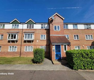 Cherry Blossom Close, Palmers Green, London, N13 - Photo 1