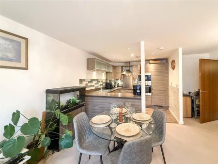 2 bedroom apartment to rent - Photo 5