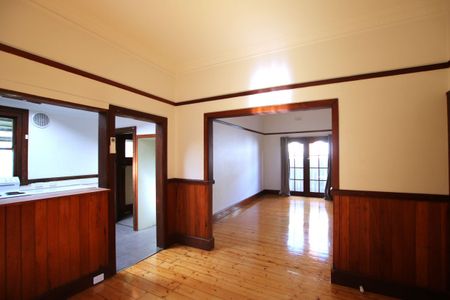 3 bedroom house with lots of space to breathe! - Photo 4