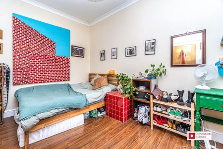 3 bedroom flat to rent - Photo 4