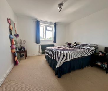 2 bedroom mid-terrace to rent Lower Northam Road, Hedge End, SO30 - Photo 2