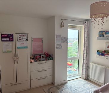 2 Bed Flat, Enterprise Way, SW18 - Photo 4