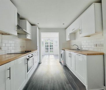 3 bedroom semi-detached house to rent - Photo 1