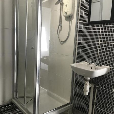 1 bedroom property to rent - Photo 4