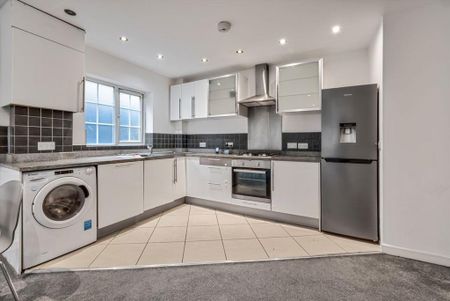 2 bedroom flat to rent - Photo 2