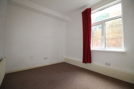 2 Bed Student Accommodation - Photo 2