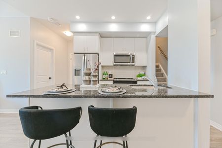 For Lease - 2635 William Jackson Drive Unit# 723, Pickering, Ontario - Photo 2