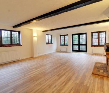 5 bedroom detached house to rent - Photo 3