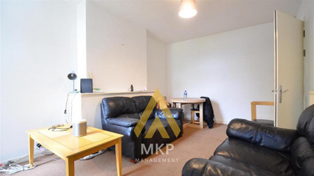 4 bedroom terraced house to rent - Photo 2