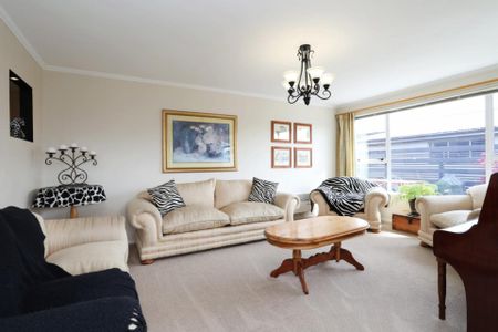 31 Waterford Drive, Winton - Photo 2