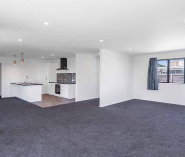 Modern easy care and spacious - Photo 4