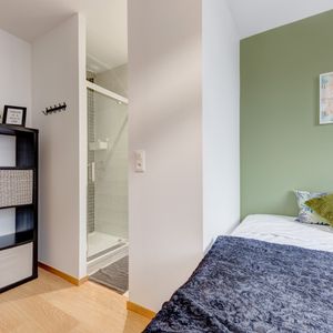 LACASSAGNE Roommate 4 Bedrooms at Lyon 3e - Photo 2
