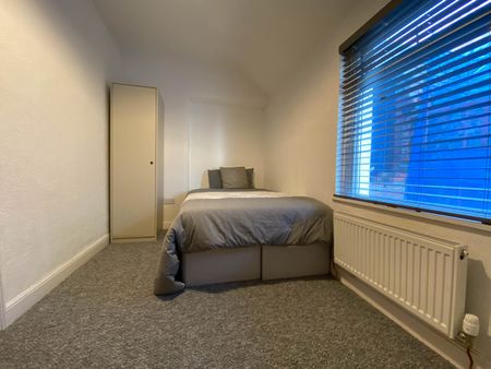 Whitchurch Road, Heath - Photo 3