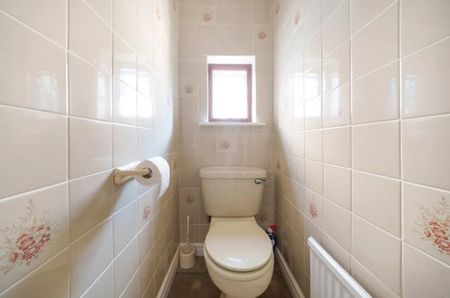 3 bedroom semi-detached house to rent - Photo 3