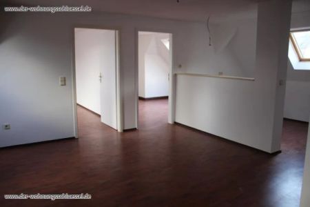 HELLE 5-RAUMWOHNUNG IM DACHGESCHOSS! - Foto 2