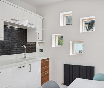 1 bedroom mews to rent - Photo 1