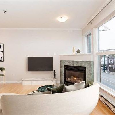 *** Charming 1 Bed 1Den APT (W 4th / MacDonald) *** *** - Photo 3