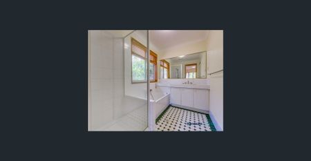 Spacious Family Living in a Peaceful Cul-de-Sac - Photo 5