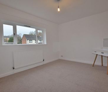 2 bedroom end of terrace house to rent - Photo 3