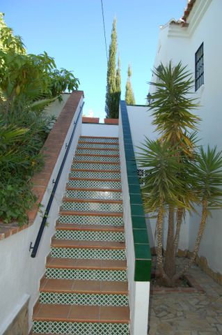 DETACHED VILLA FOR WINTER RENT SITUATED IN THE FRIGILIANA COUNTRYSIDE - Photo 2