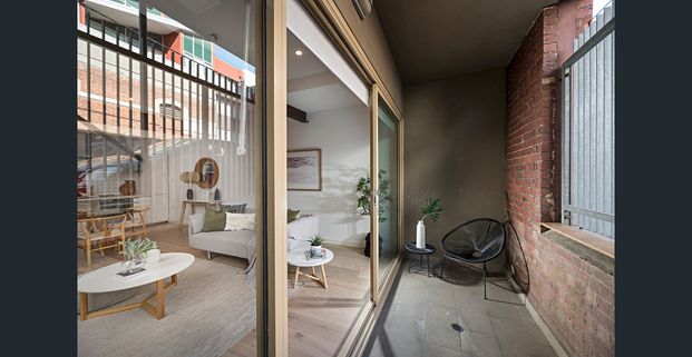 Stunning loft apartment in excellent location - Photo 1